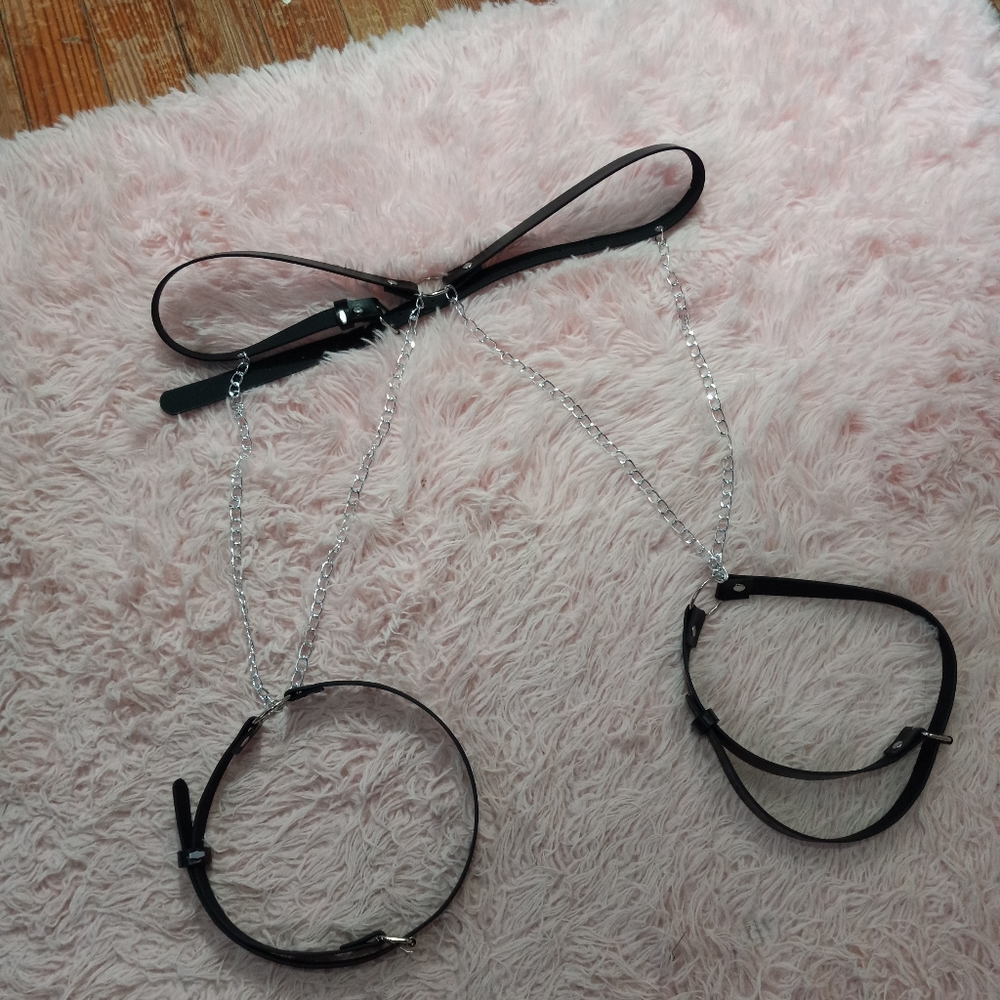 Black vegan leather dbl thigh garter harness w/chain & belt! Bondage - Picture 6 of 16